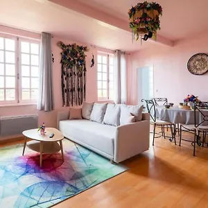Appartement Le Rose Poudre - Spacieux Et Lumineux- Hypercentre, Lisle-sur-Tarn